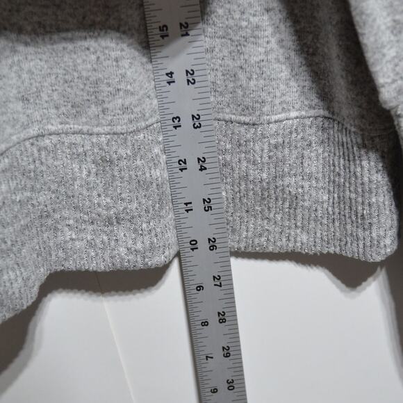 Evereve Gray Maci V Neck Sweater Size Large - Picture 8 of 9